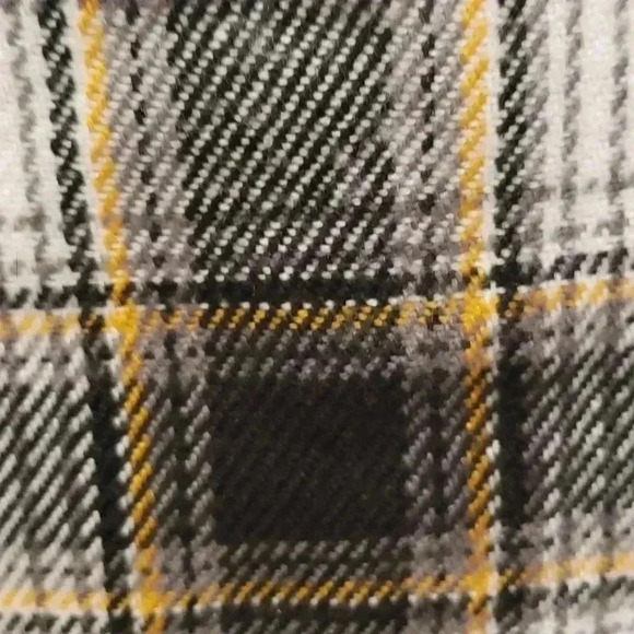 GAP Plaid Scarf - Picture 4 of 4